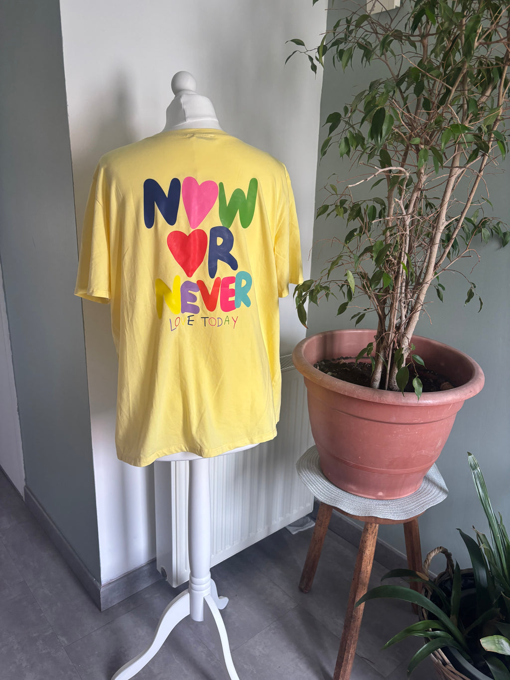 T-shirt Now or Never 💛