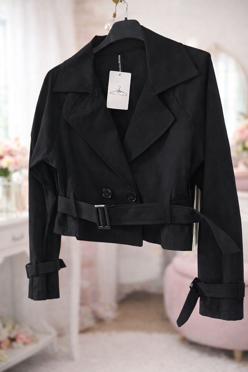 Veste courte ceinturée noire – chic & tendance