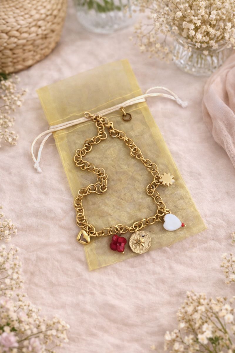 ✨ Collier charms doré – délicatesse & éclat ✨